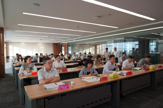 9.30市產(chǎn)業(yè)集團(tuán)舉辦2021年新入職員工轉(zhuǎn)正匯報(bào)會(1)444.png
