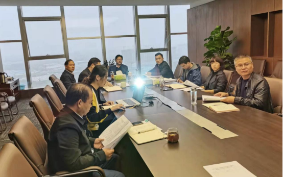 10.11（黨委辦公室）市產(chǎn)業(yè)集團黨委理論學(xué)習(xí)中心組學(xué)習(xí)研討市五次黨代會會議精神-新聞稿331.png