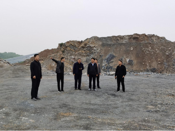“時不我待、只爭朝夕”市產(chǎn)業(yè)集團全力推進涉案企業(yè)復(fù)工復(fù)產(chǎn)和我市重大項目建設(shè)工作407.png