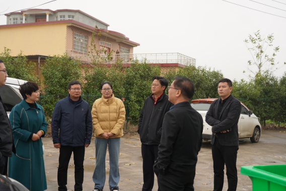 市產(chǎn)業(yè)集團黨委書記、董事長劉培建一行深入結(jié)對幫扶村調(diào)研鄉(xiāng)村振興工作193.png